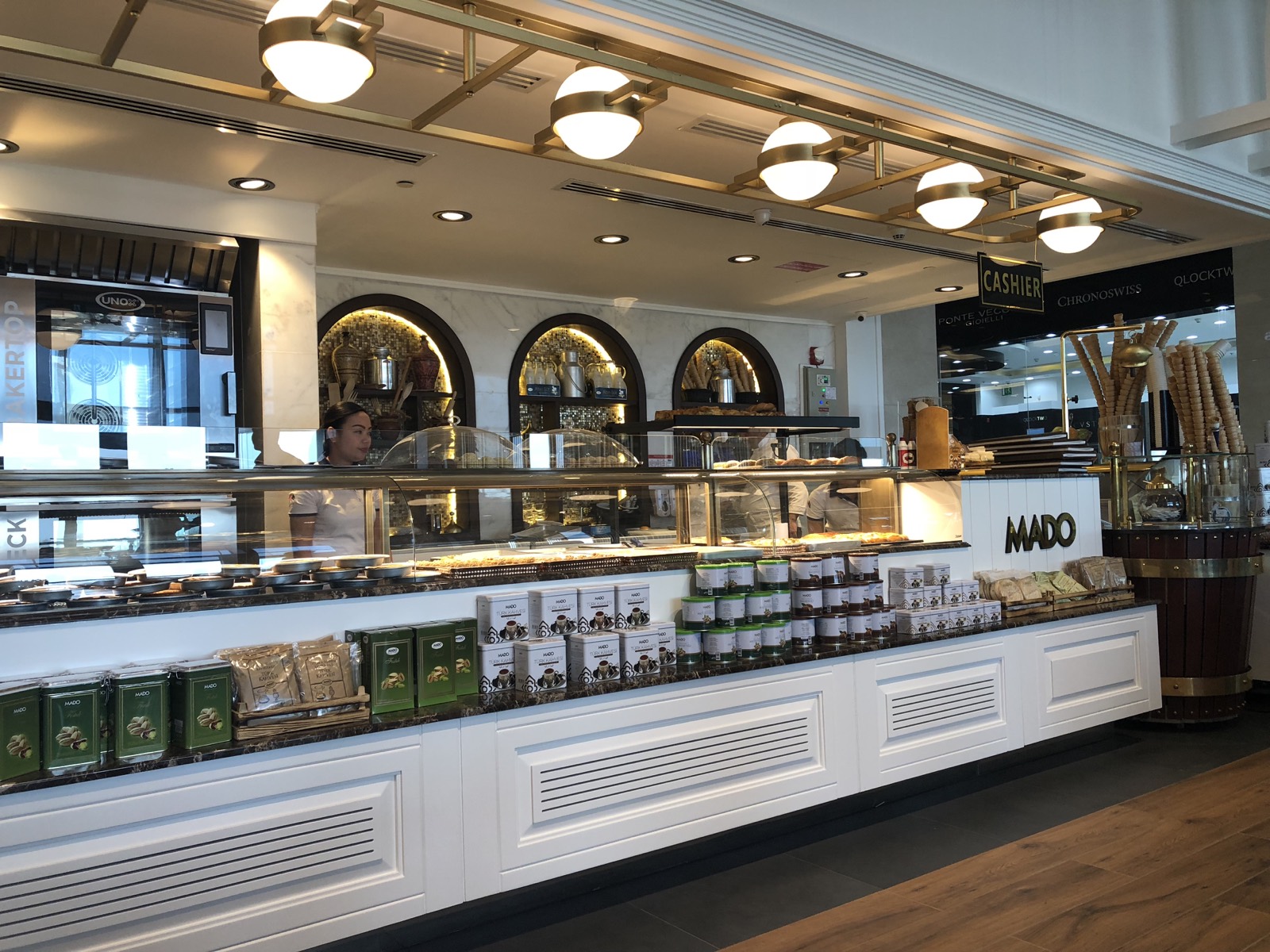MADO pastry counter