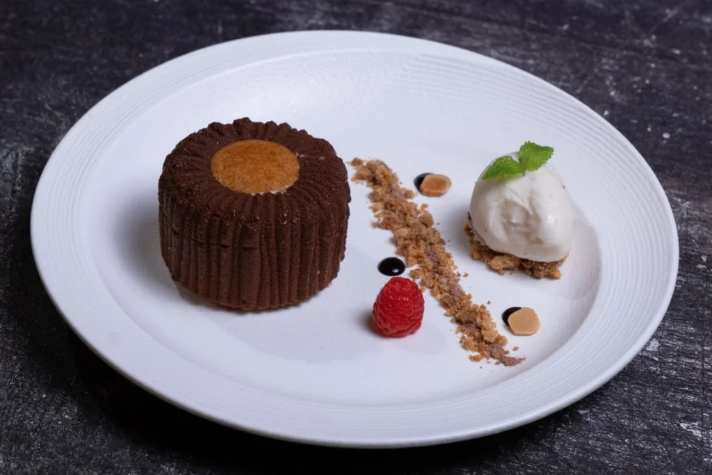 Charlotte Praline Cake