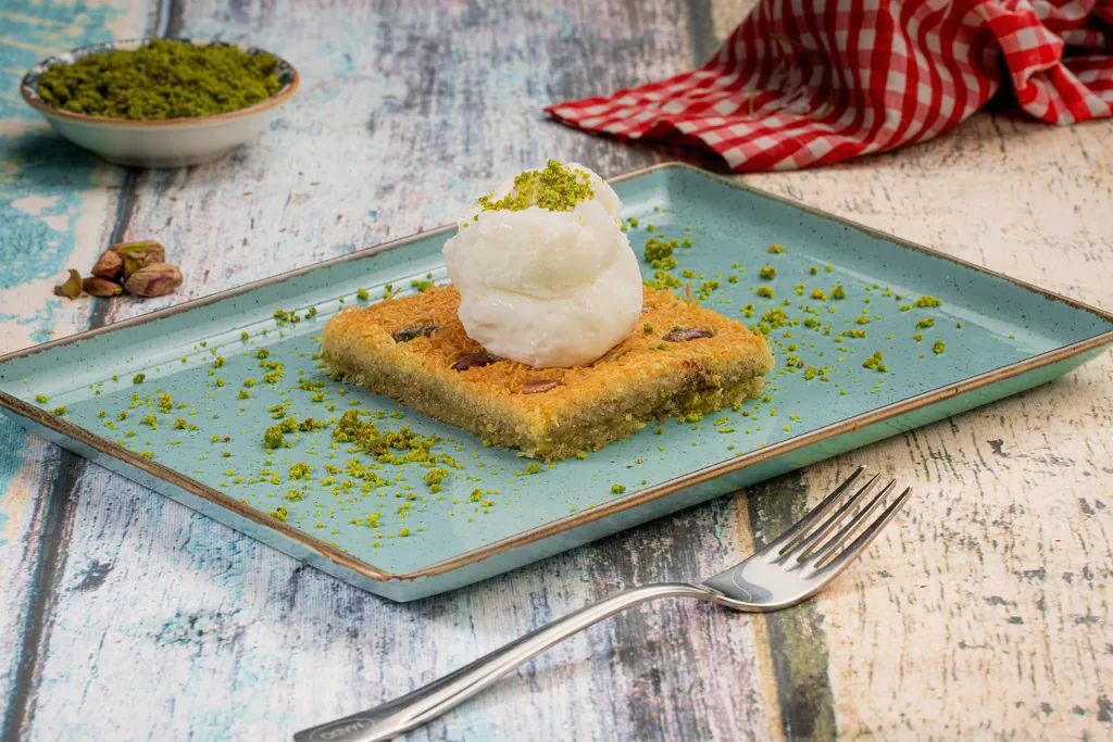 Kadayif with Ice Cream