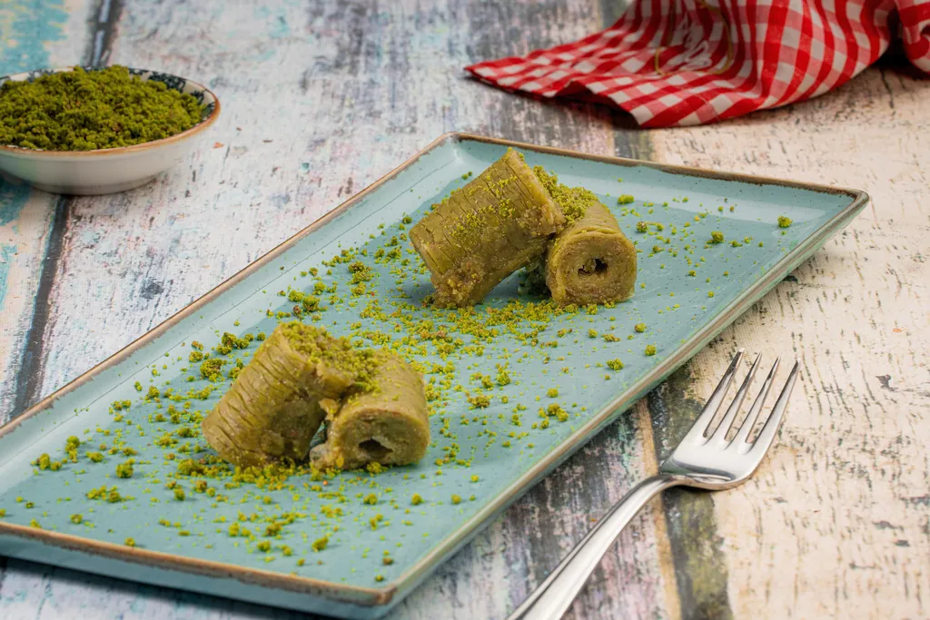 Pistachio Dolama